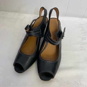 Clarks Peep-toe Active Air Sandals Size 9.5